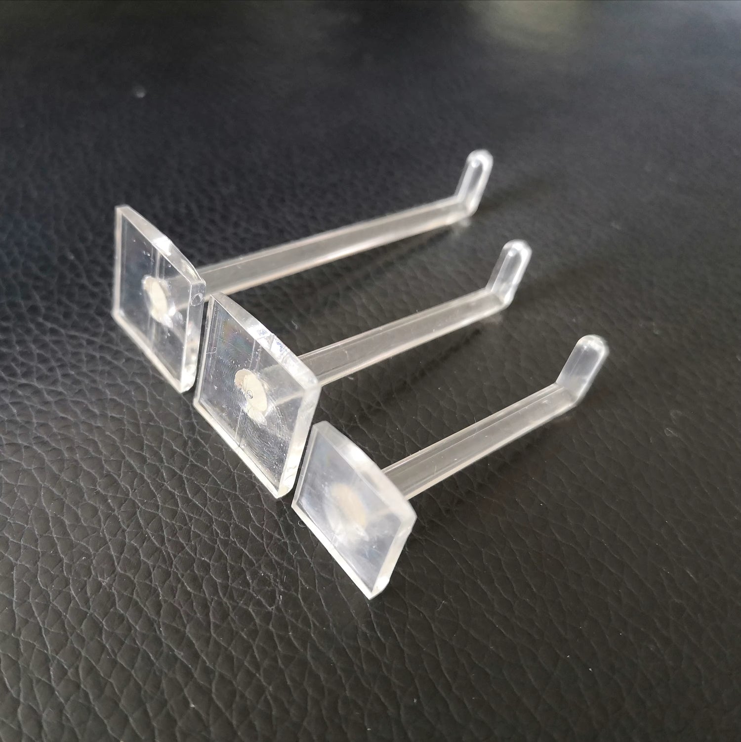 100pcs Plastic Acrylic Hooks for Display Rack Spinner Rack Accessories (3.5cm, 4.1cm or 5.3cm)
